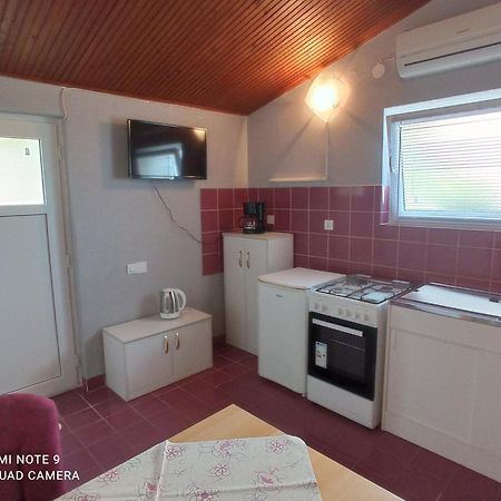 Studio Apartman Premantura Buitenkant foto