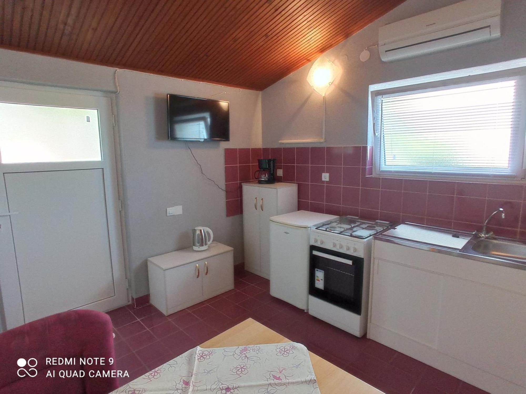 Studio Apartman Premantura Buitenkant foto