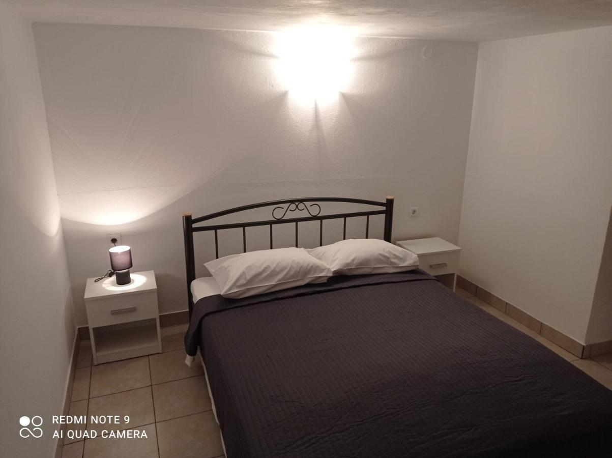 Studio Apartman Premantura Buitenkant foto