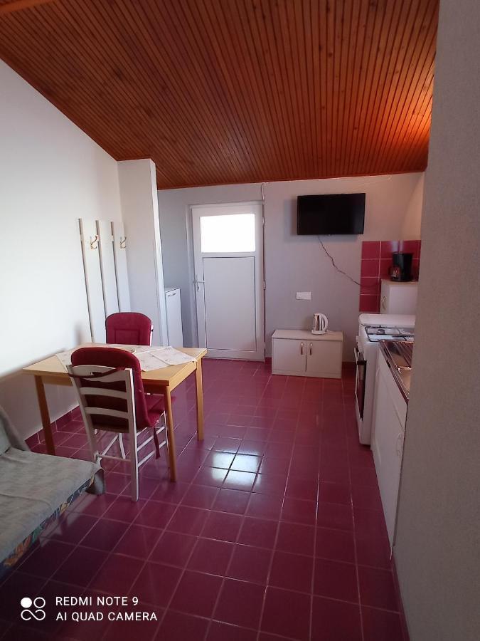 Studio Apartman Premantura Buitenkant foto