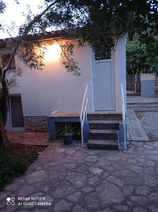 Studio Apartman Premantura Buitenkant foto