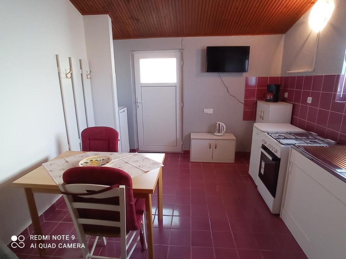 Studio Apartman Premantura Buitenkant foto