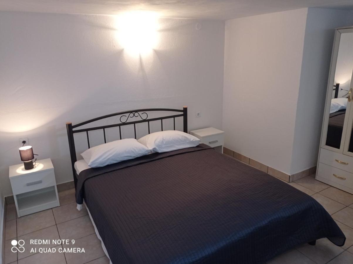 Studio Apartman Premantura Buitenkant foto
