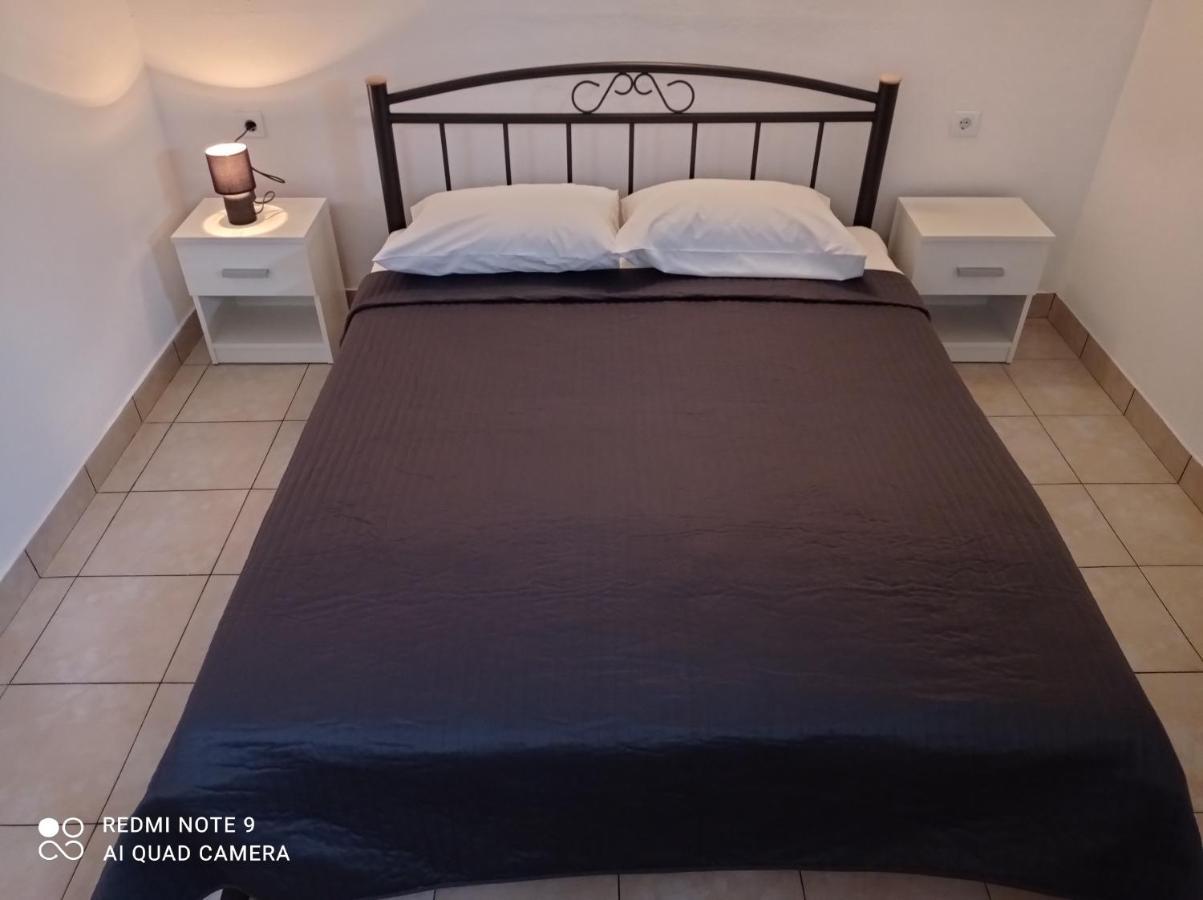 Studio Apartman Premantura Buitenkant foto
