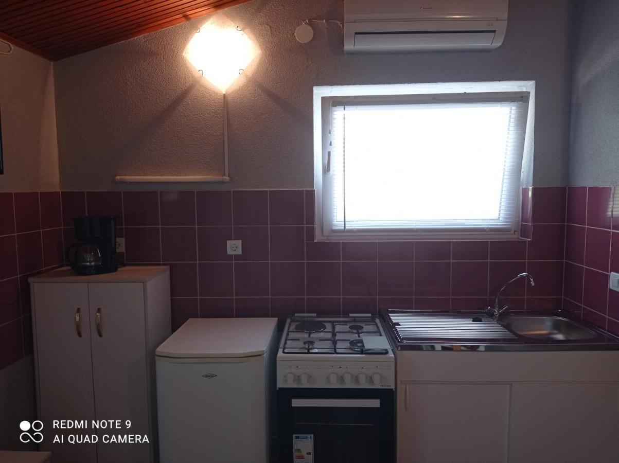 Studio Apartman Premantura Buitenkant foto